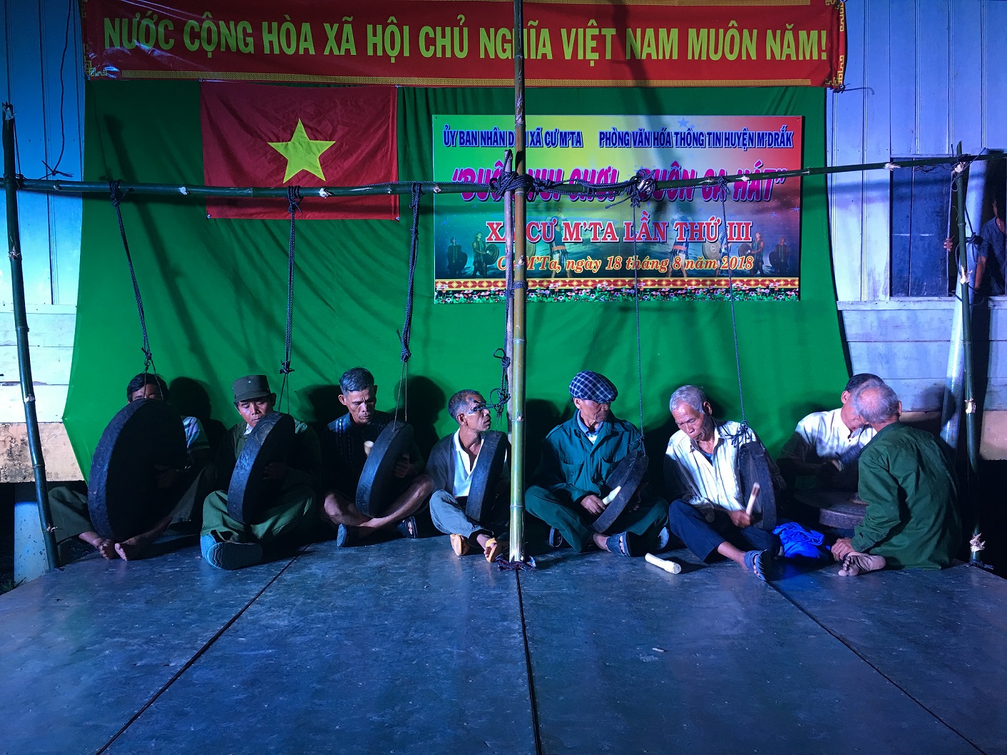 UBND xã Cư Mta phối hợp với Phòng Văn hóa - Thông tin huyện M'Drắk tổ chức chương trình Buôn Vui chơi, Buôn ca hát năm 2018